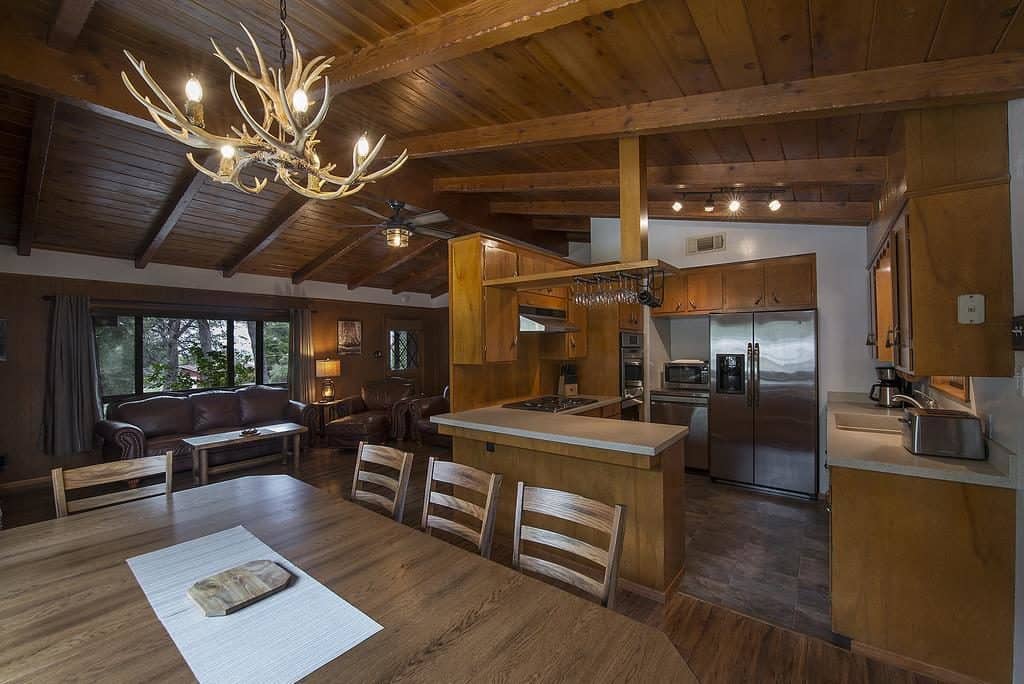 Best places to stay near Yosemite - Frontiersman Cabin