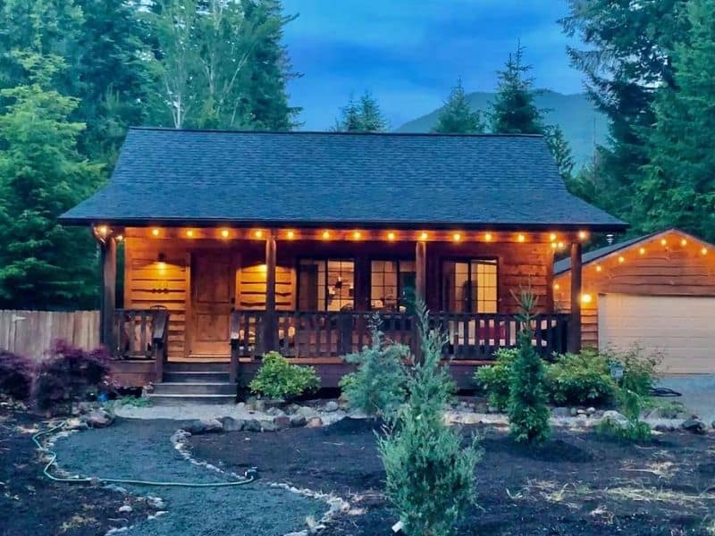 Outside view of The Cabin Packwood - 2 bedroom Mt Rainier Cabin
