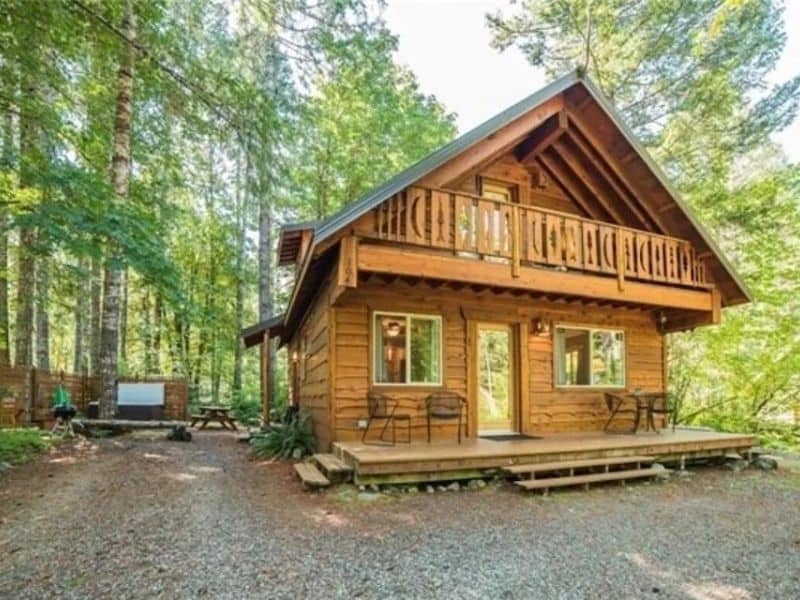 Wood Mt Rainier Cabin Rental - Lake Creek Cabin