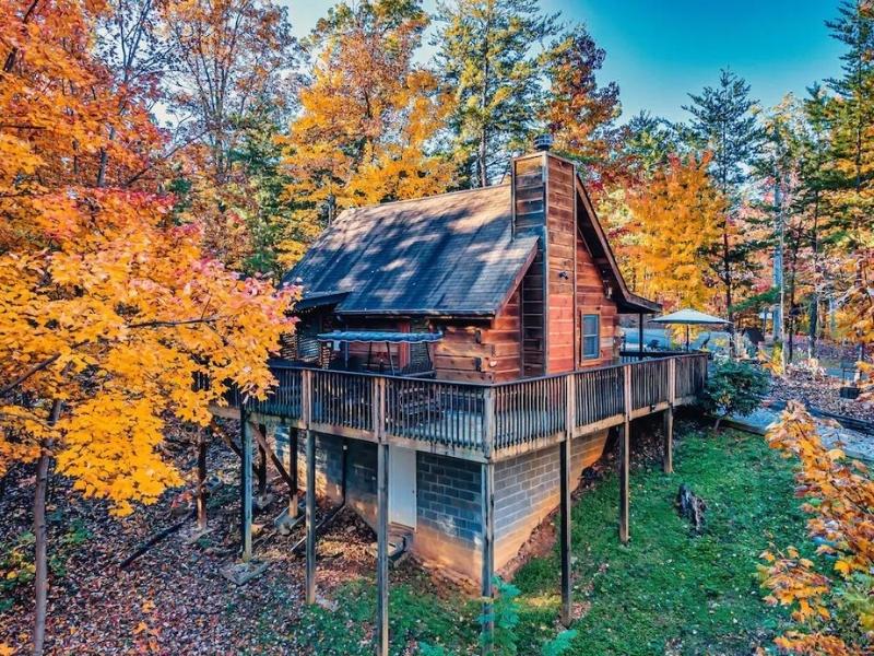 Traditional wood cabin in the Great Smokies - Pigeon Forge cabin rental