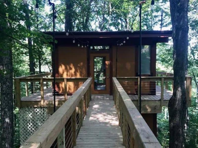 Treehouse pet-friendly cabin in Hocking Hills, OH