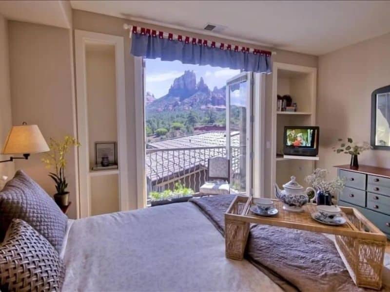 Bedroom with red rock views at Casa Cielo - Airbnbs in Sedona