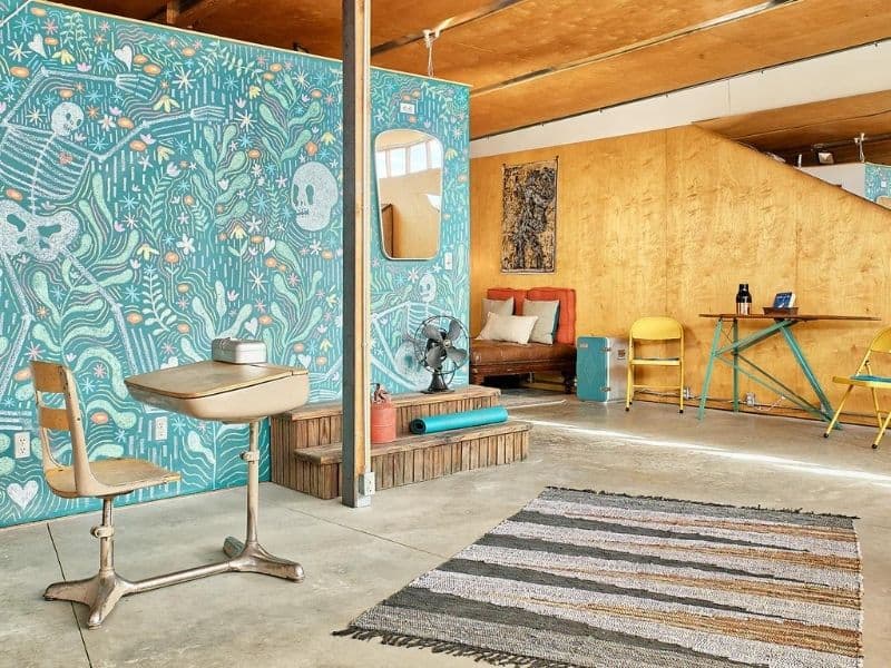 Creative space in vacation rental near Joshua Tree, CA