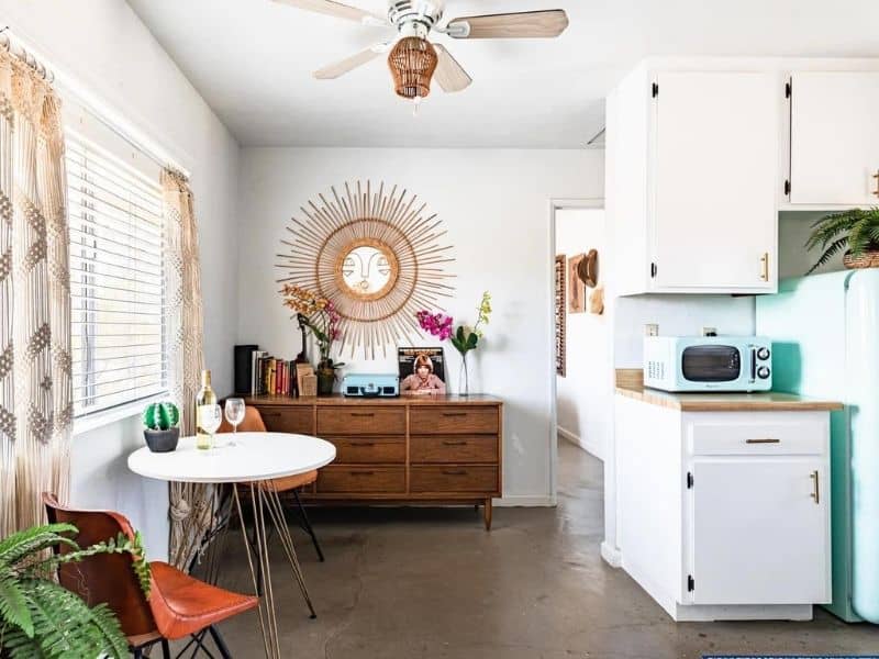 Retro Airbnb in Joshua Tree - Streamliner