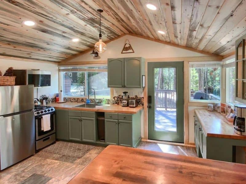 Kitchen in Yosemite cabin rental