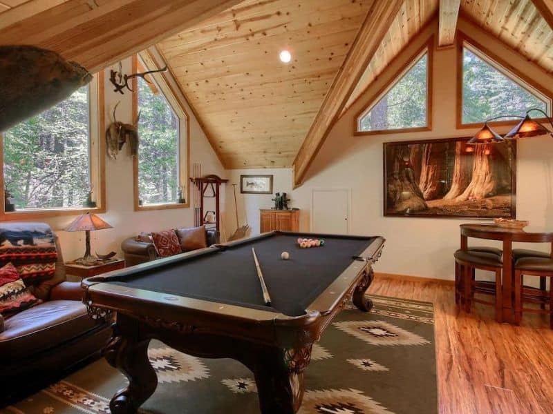 Pool table in Yosemite cabin rental