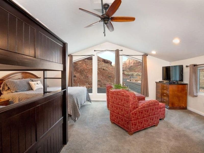 Spacious studio Vrbo close to Zion National Park entrance - Zion lodging