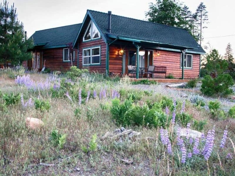 Exterior of Yosemite Hilltop Wood Cabin