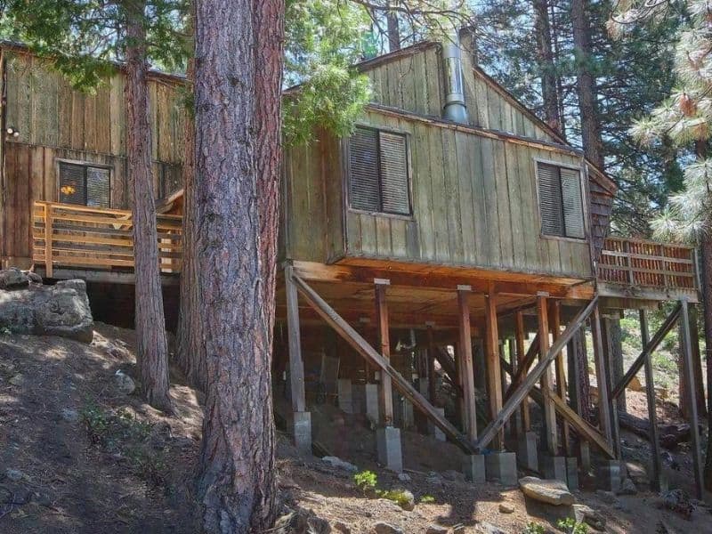 Exterior of Yosemite Refuge cabin