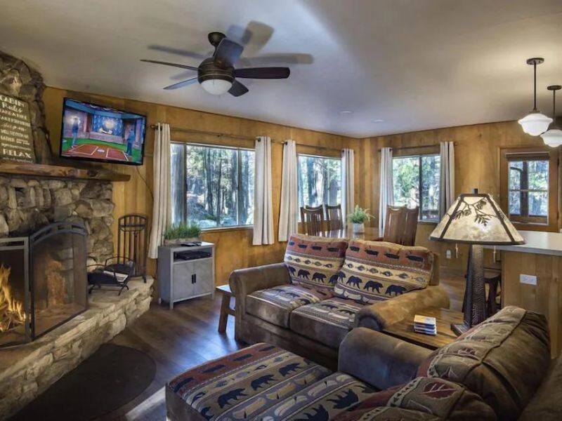 Living room at Pine Creek cabin in Yosemite