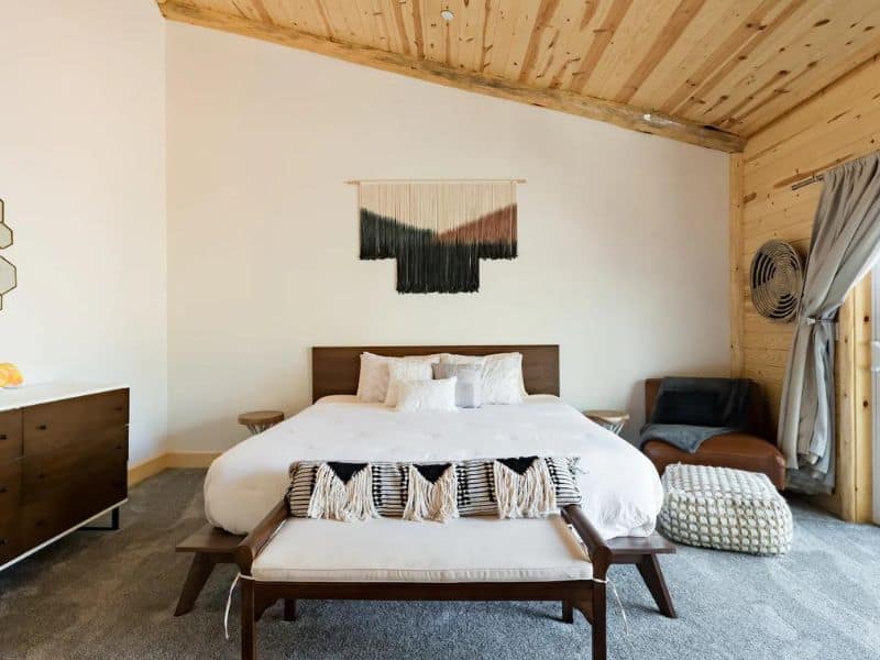 Bedroom in cabin rental near Big Bear CA