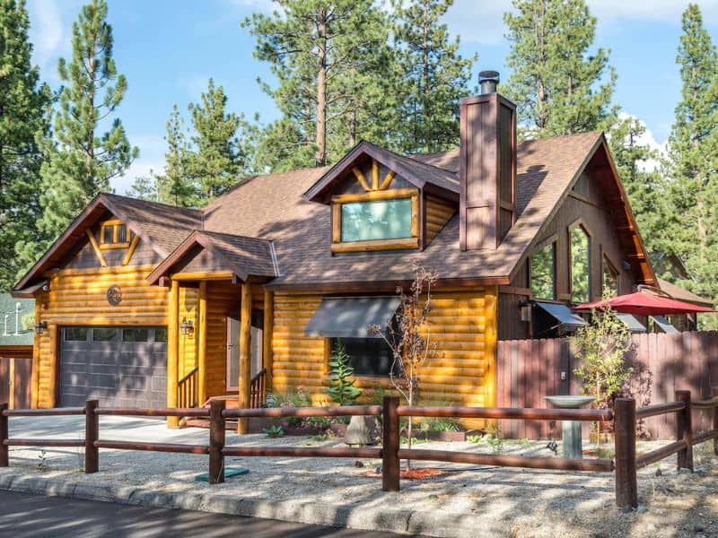 Log cabin rental in Big Bear California