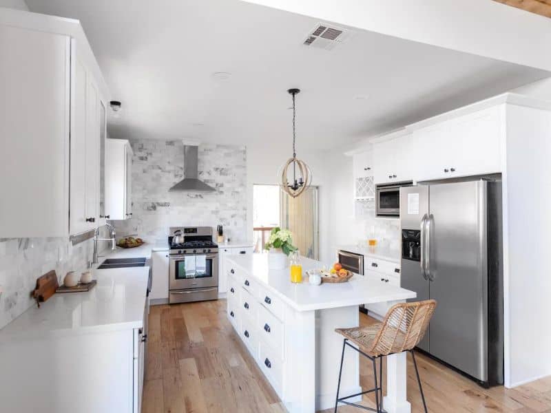 Modern kitchen in Big Bear cabin rental