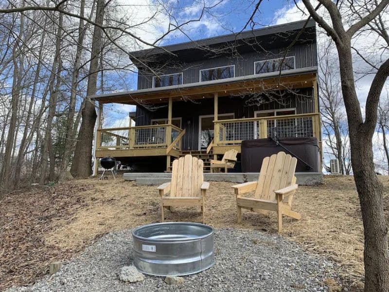 Hocking Hills Cabins for 2 - new modern cabin rental exterior