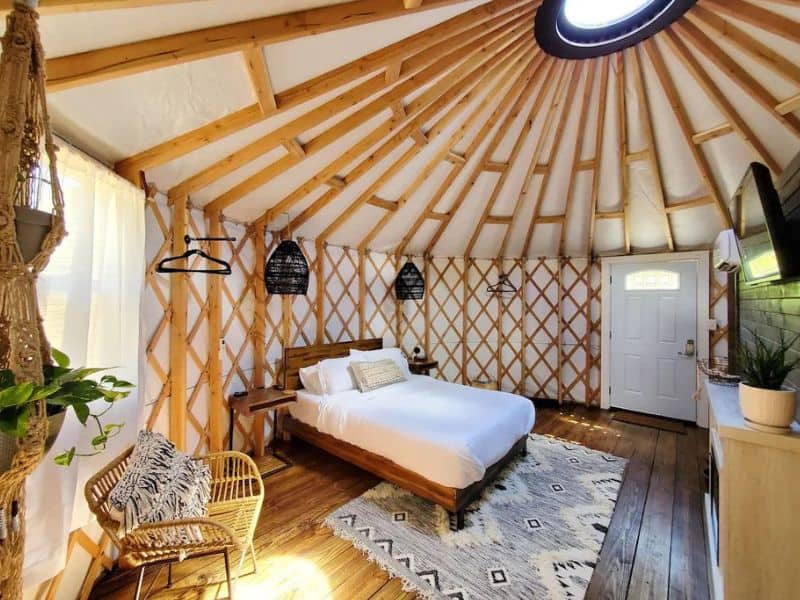 Hocking Hills Cabins for 2 - Cardinal Yurt