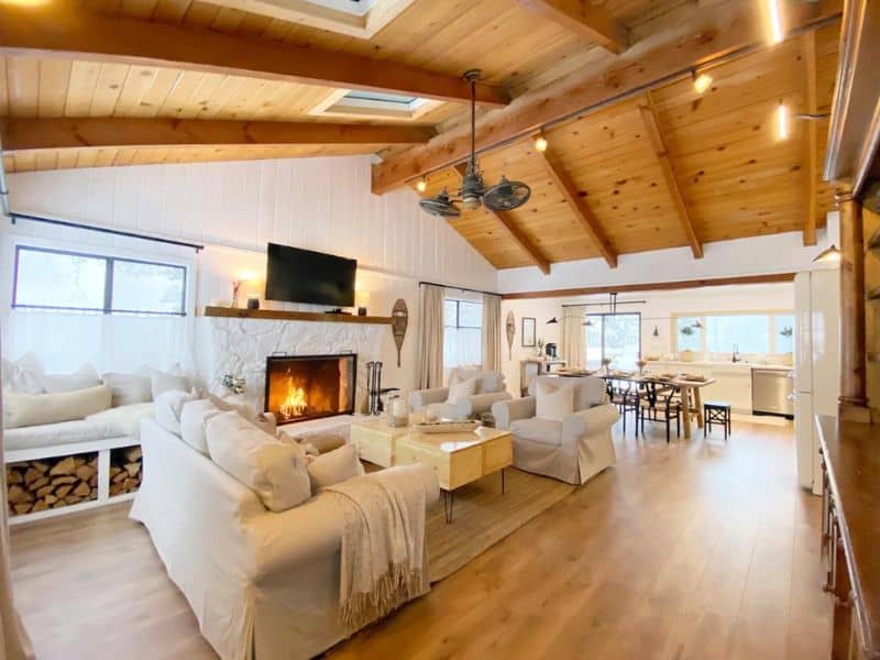 Living area and fireplace in Big Bear holiday home
