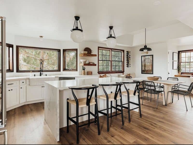 Modern white kitchen in vacation rental in Big Bear