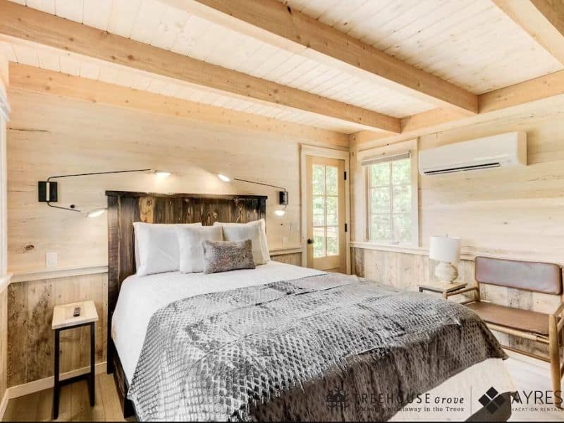 Queen bedroom in treehouse accommodation near Gatlinburg