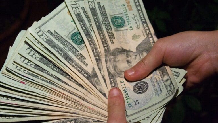 12 Money-Making Methods People Deeply Regret Trying