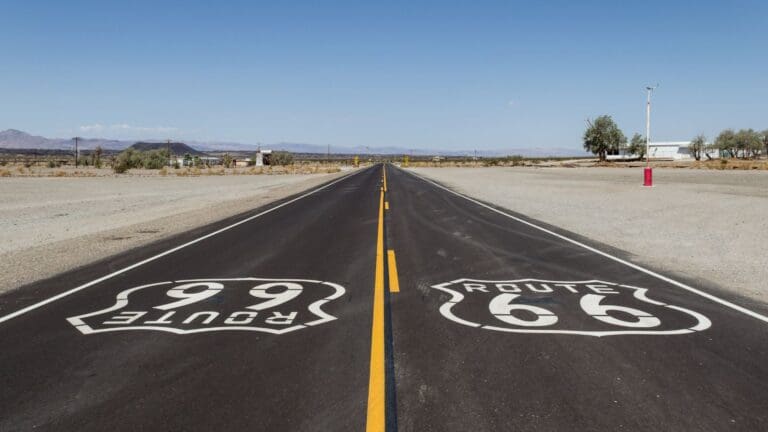 17 Route 66 Stops Every Family Carried in the Glove Box