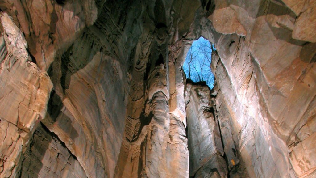 Valhalla Cave, Alabama