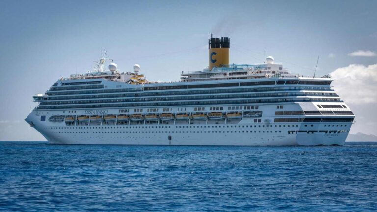 12 classic cruise experiences you rarely see anymore