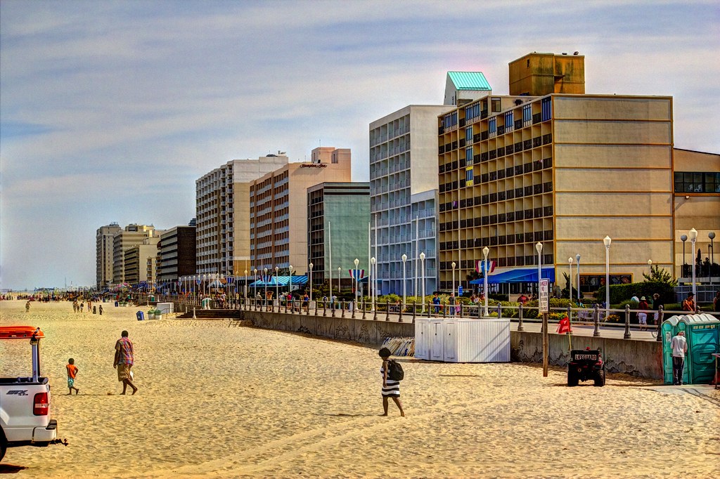 Virginia Beach, Broad Walk