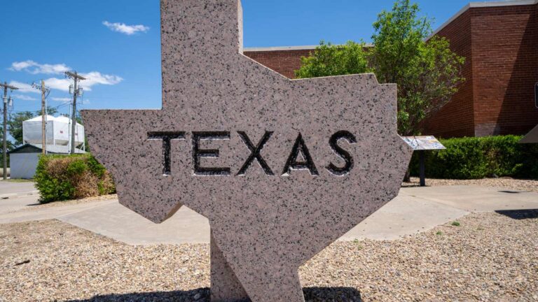 9 Reasons Californians Say They Regret Moving to Texas (Despite the Golden State Exodus)