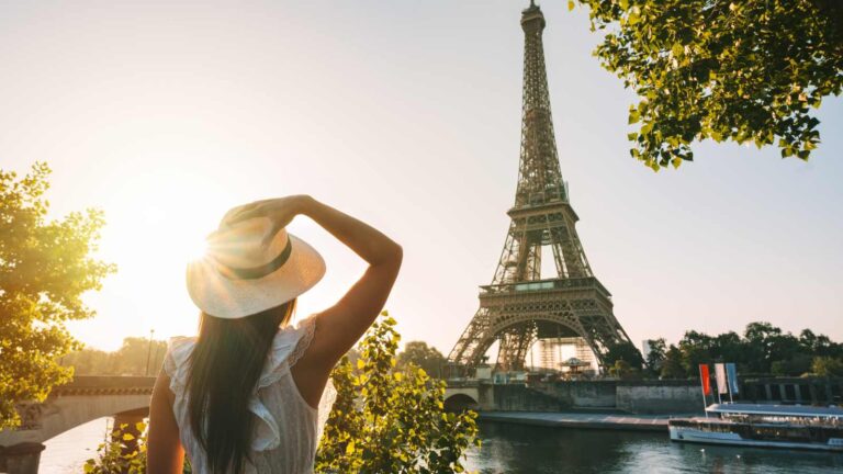 13 hidden corners of Paris most tourists never see