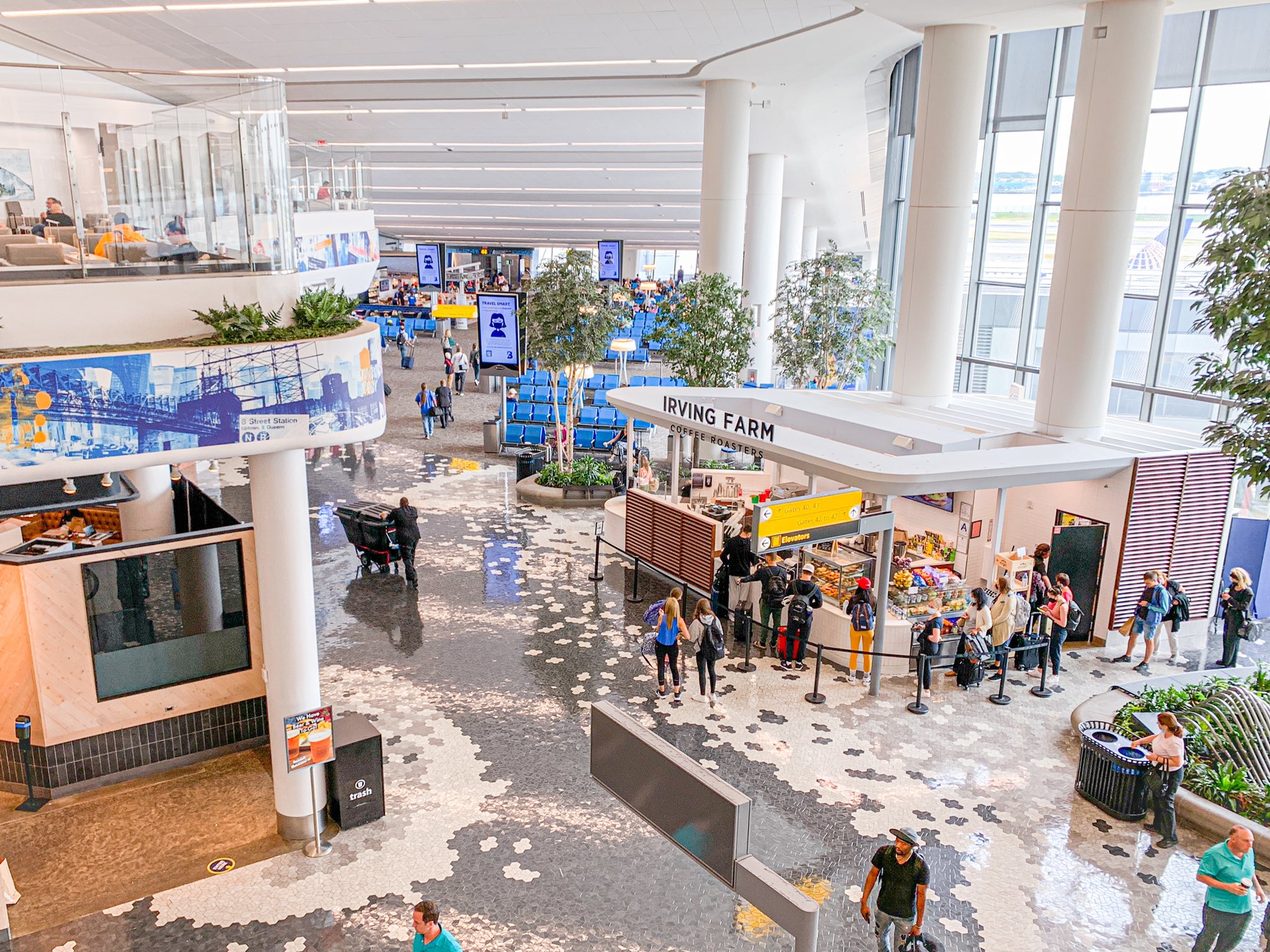 Terminal_B_at_LaGuardia_Airport
