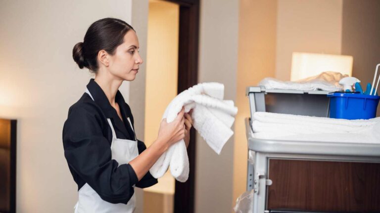 What happens to the items you forget in your hotel room?